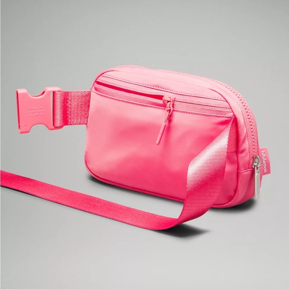 LULULEMON | ✨NEW✨ Everywhere Belt Bag 1L in Sakura Pink - Picture 4 of 6